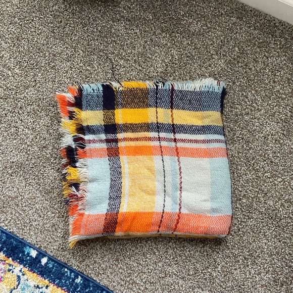 Blanket Scarf - Picture 2 of 3